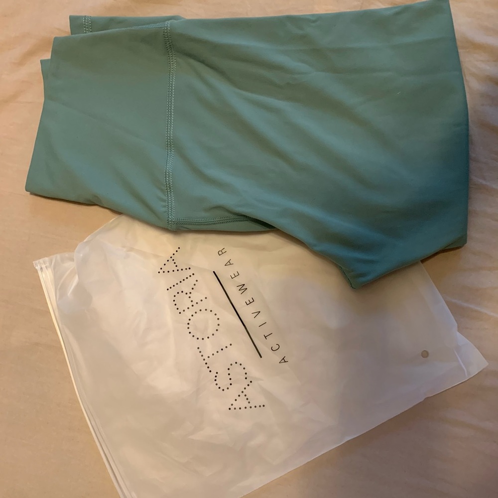NEVER WORN! ASTORIA CROPPED LEGGINGS